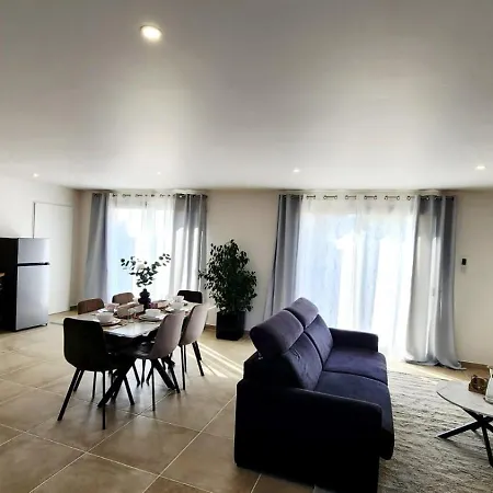 Semesterbostad Maison Des Vignes, Climatisee Avec Menage, Draps Et Serviettes Inclus *