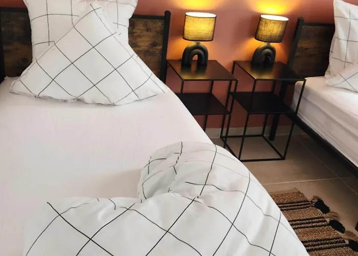 Maison Des Vignes, Climatisee Avec Menage, Draps Et Serviettes Inclus Tatil Evi *